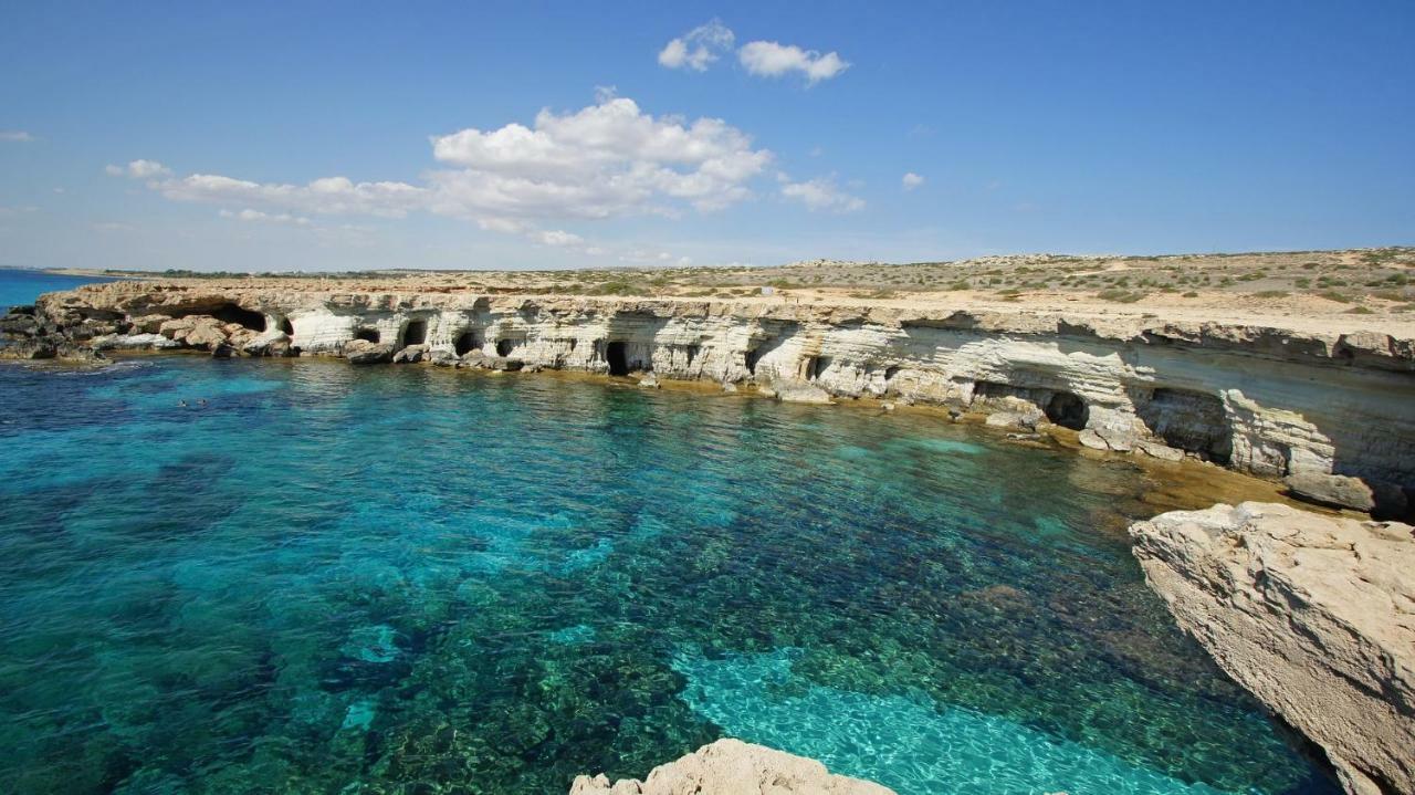 Nomasuites - Sea Studio Paphos Exterior photo